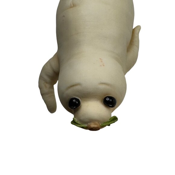 Enesco Home Grown Radish Seal Vegetable Figurine Resin 2007 4008118 Collectible - Picture 8 of 12